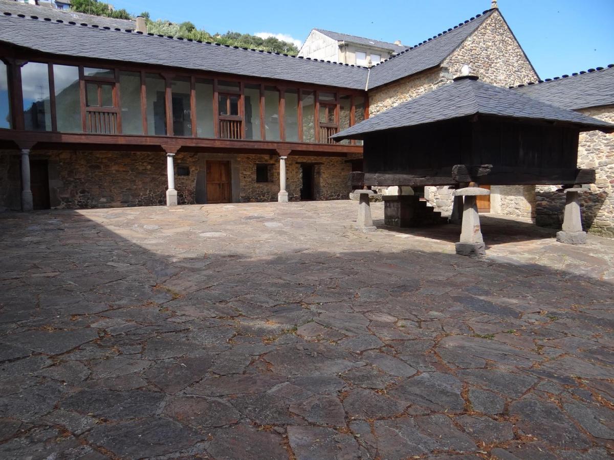 Albergue Francisco Giner De Los Rios Villablino Exterior foto